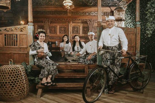 Asana Artseum Bali, Traditional Customes